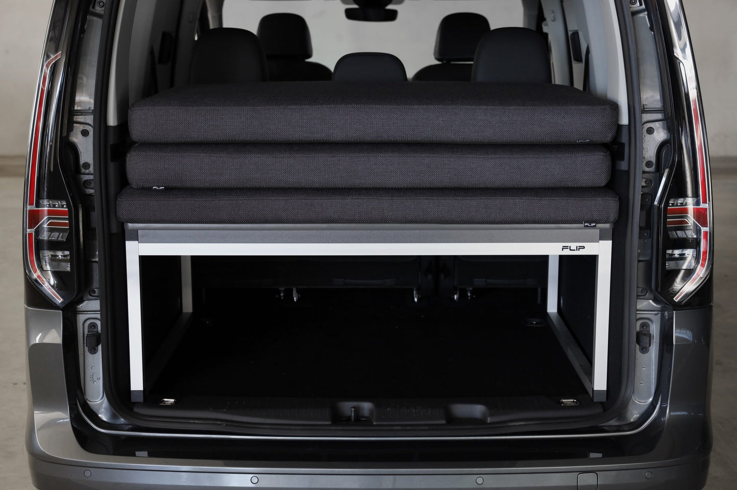 Volkswagen Caddy Maxi (2003-2020) adventure bed